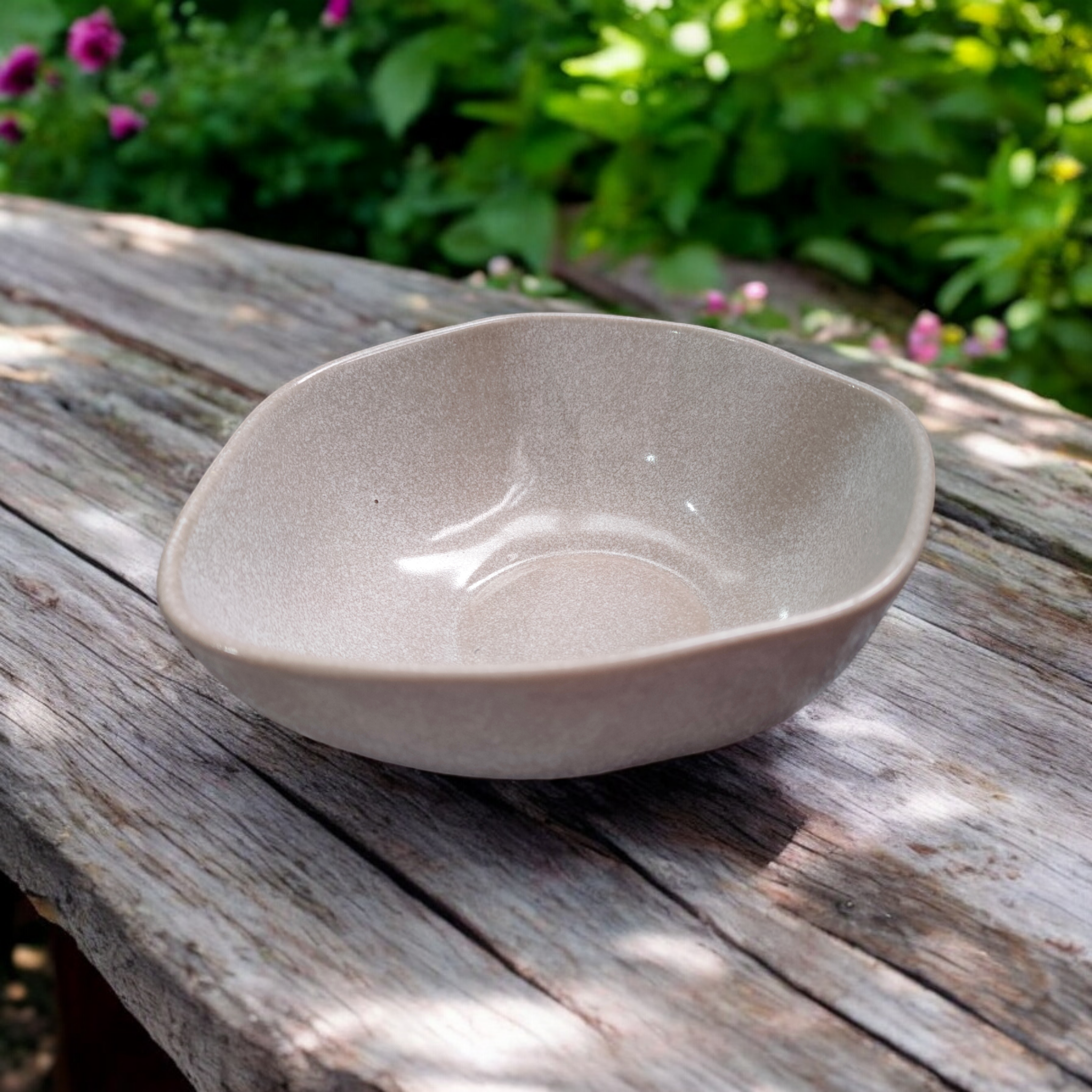 Posh Minimalist Bowl - Image 4